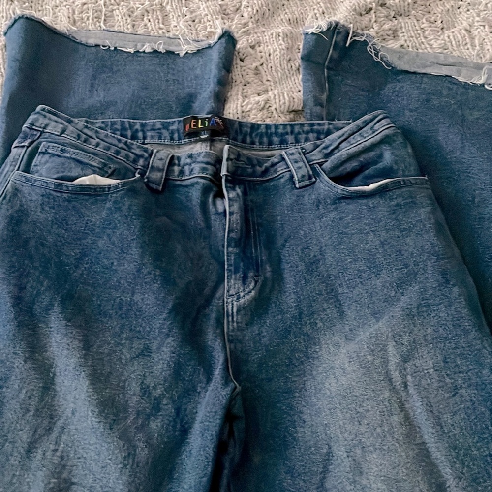 Delia  deconstructed flare, jeans, size extra large